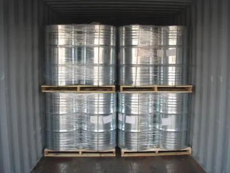 メシチレンは化学および工業用途でどのように使用されますか?